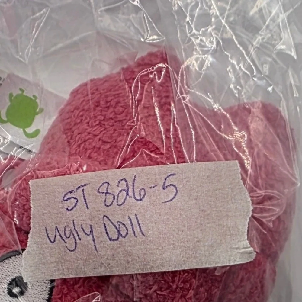 Hasbro UglyDolls Moxy Plush Clip Pink Sherpa Bag Charm E4528 3.5x4.5in